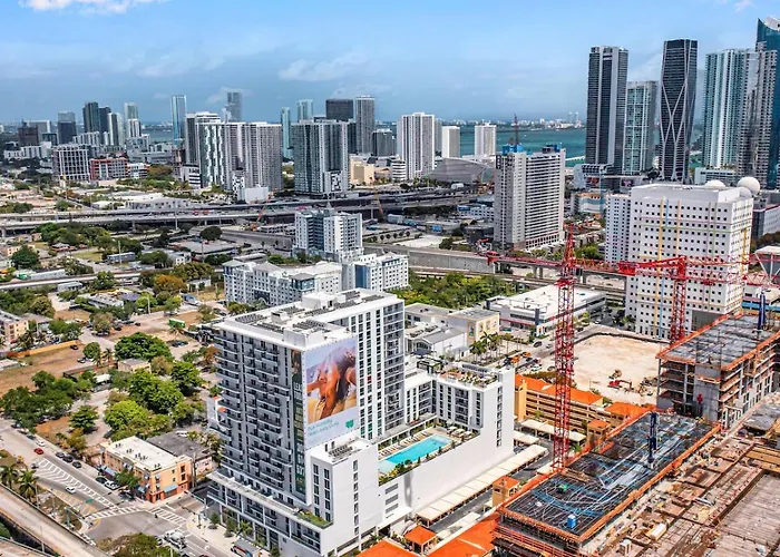 Modern Unit In Downtown Miami With Free Parking