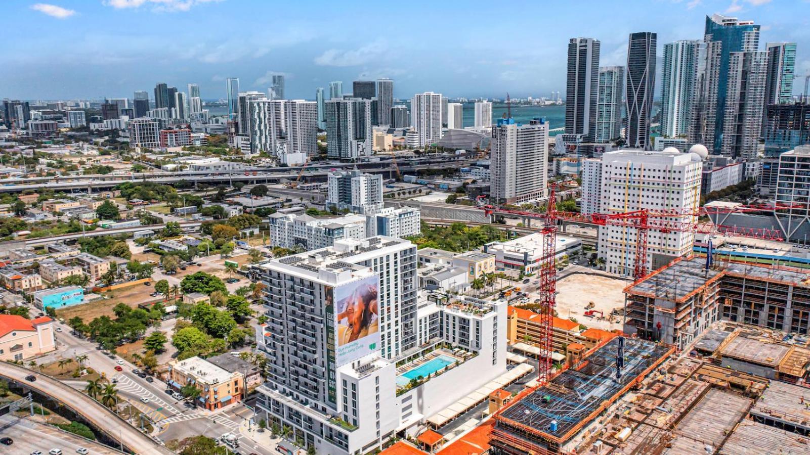 Modern Unit In Downtown With Free Parking Apartamento *